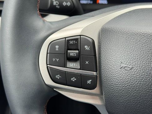 Used 2025 Ford Explorer Active w/ Active Comfort Package AWD/4WD image 17