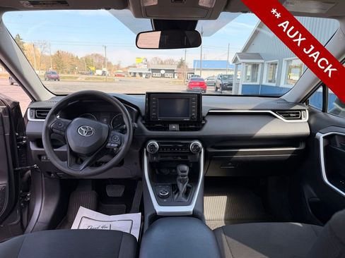 Used 2022 Toyota RAV4 LE image 15