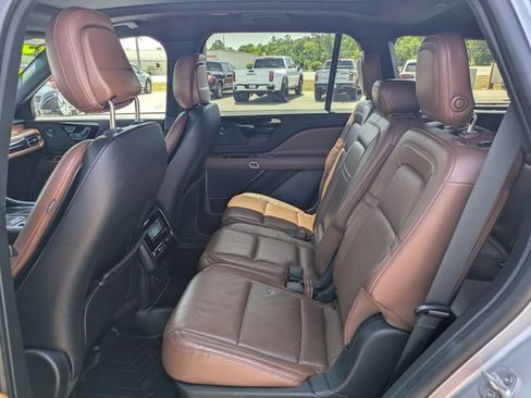 Used 2020 Lincoln Aviator Reserve w/ Equipment Group 201A AWD/4WD image 17