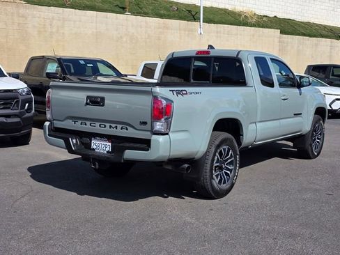 Used 2022 Toyota Tacoma TRD Sport w/ TRD Premium Sport Package RWD image 6