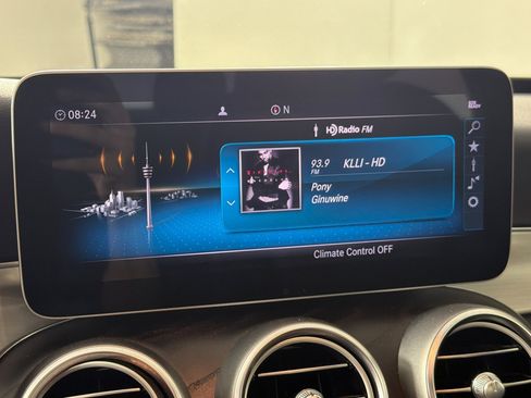 Used 2019 Mercedes-Benz C 300 Sedan image 16