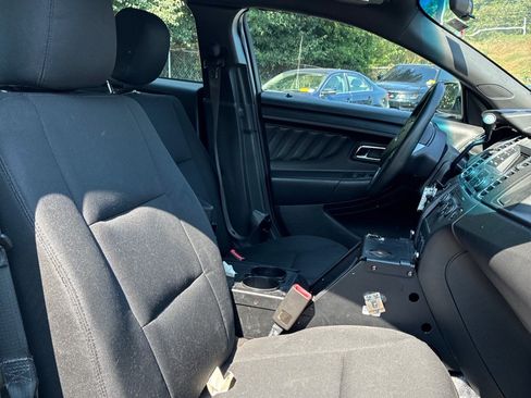 Used 2018 Ford Taurus Police Interceptor FWD image 10