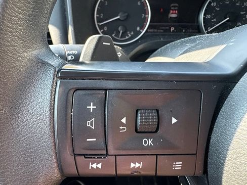Used 2024 Nissan Rogue S FWD image 18