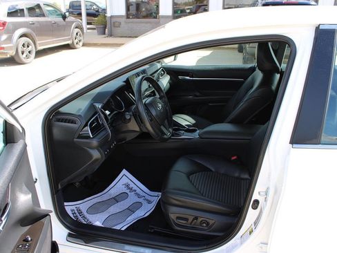 Used 2024 Toyota Camry SE FWD image 11