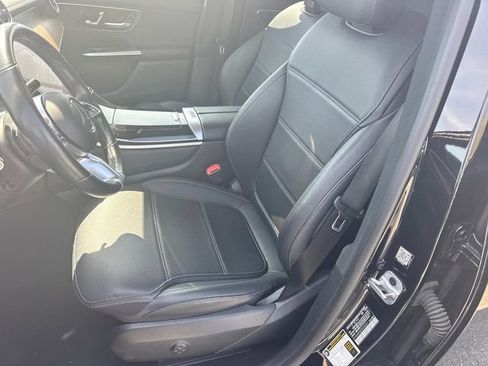 Used 2024 Mercedes-Benz GLC 300 image 32