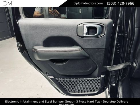 Used 2018 Jeep Wrangler Unlimited Rubicon AWD/4WD image 26