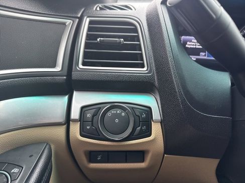 Used 2017 Ford Explorer XLT w/ Equipment Group 202A image 18