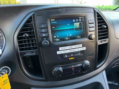 Used 2022 Mercedes-Benz Metris image 8