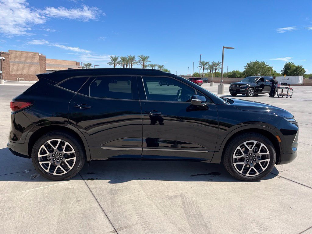 Used 2025 Chevrolet Blazer RS AWD/4WD image 10