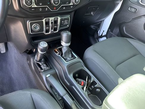 Used 2022 Jeep Wrangler Unlimited Sport AWD/4WD image 37