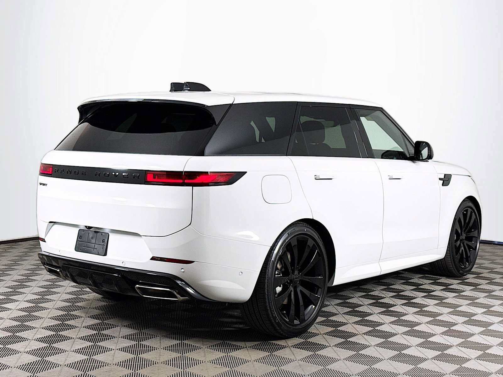 New 2026 Land Rover Range Rover Sport Dynamic SE AWD/4WD image 5