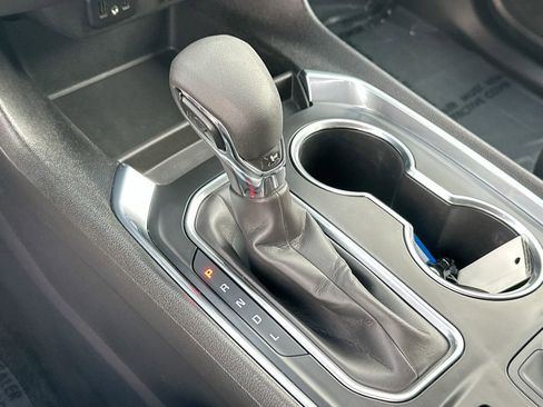 Used 2021 Chevrolet Traverse LS image 17