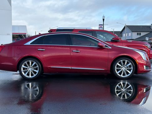 Used 2014 Cadillac XTS Premium image 3