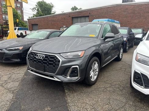 Used 2022 Audi Q5 2.0T Premium w/ Convenience Package AWD/4WD image 1