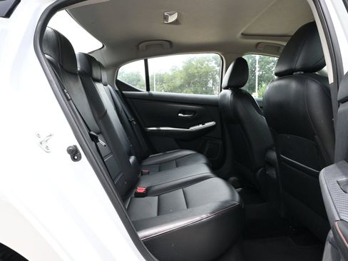 Used 2024 Nissan Sentra SR w/ SR Premium Package FWD image 24