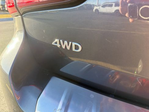 Used 2024 INFINITI QX80 Luxe image 9