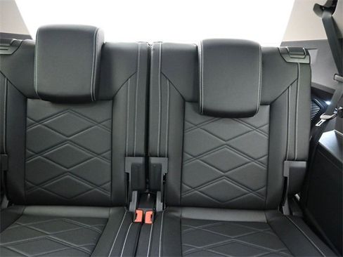 New 2026 Volkswagen Atlas SE image 14