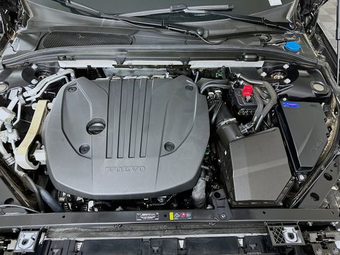 Used 2024 Volvo S60 B5 Core image 32