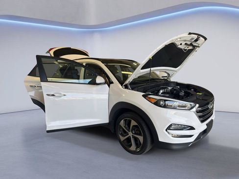 Used 2016 Hyundai Tucson Limited w/ Option Group 03 AWD/4WD image 9