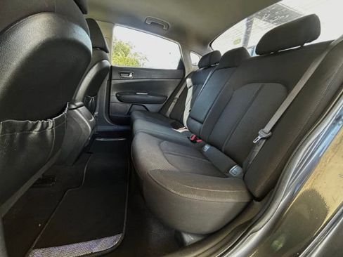 Used 2017 Kia Optima LX image 7