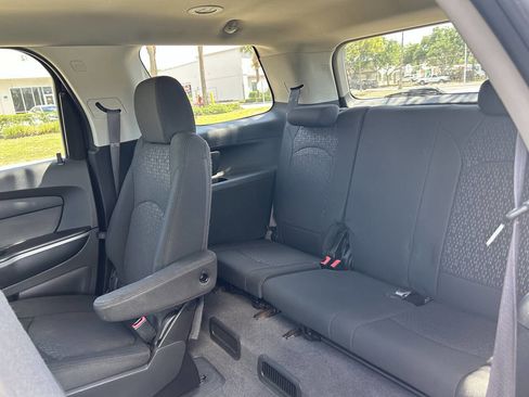 Used 2011 GMC Acadia SLE FWD image 25