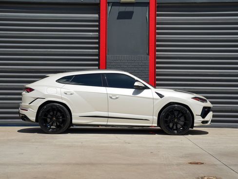 Used 2024 Lamborghini Urus S AWD/4WD image 13