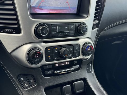 Used 2017 GMC Yukon XL SLT AWD/4WD image 23
