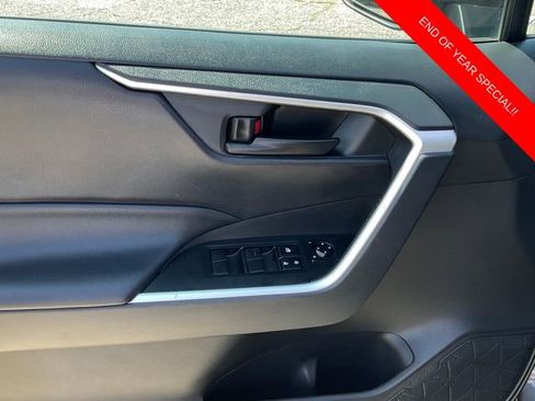 Used 2022 Toyota RAV4 LE image 11