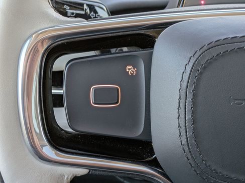 Certified 2025 Lincoln Navigator Reserve image 30