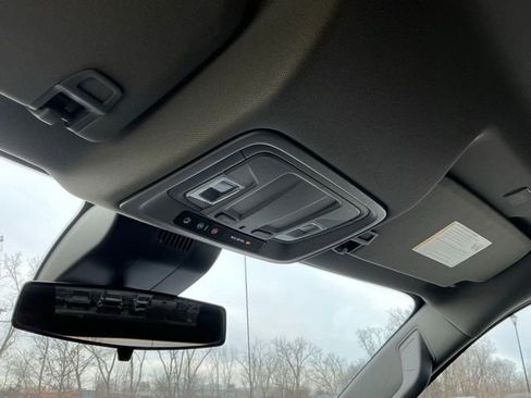 Used 2022 Chevrolet Silverado 1500 RST image 34