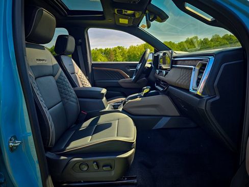 New 2026 GMC Canyon Denali AWD/4WD image 39