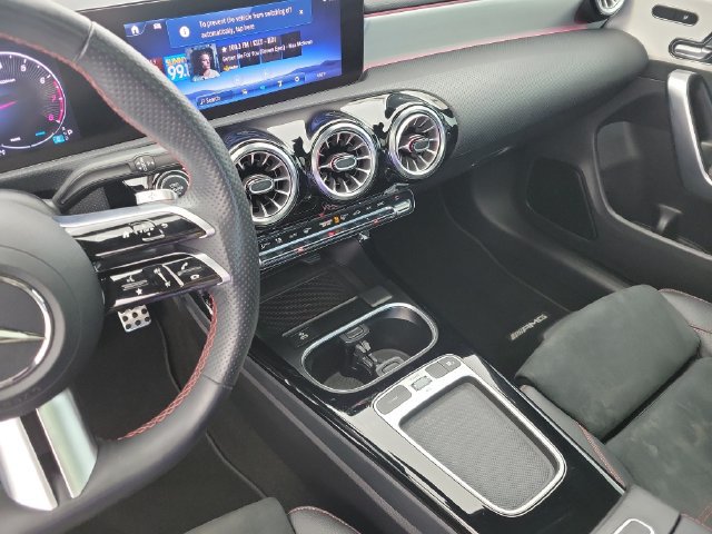 Used 2024 Mercedes-Benz CLA 250 4MATIC image 30