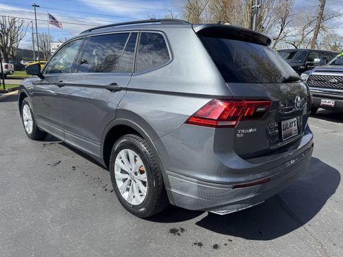 Used 2019 Volkswagen Tiguan SE w/ Panoramic Sunroof Package image 3