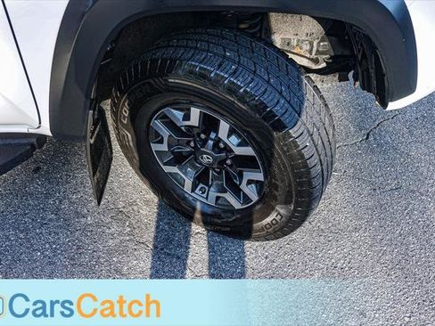 Used 2018 Toyota Tacoma TRD Off-Road image 17