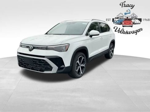 New 2025 Volkswagen Taos SEL image 5