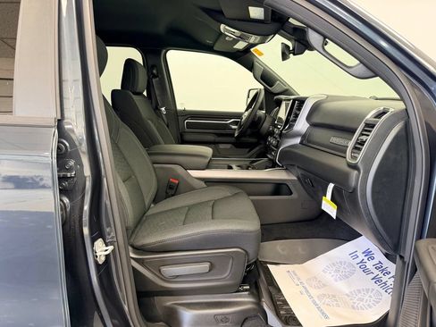 New 2026 RAM 1500 4x4 Crew Cab image 9