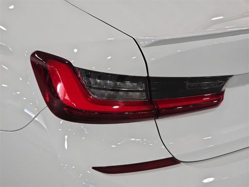 Certified 2022 BMW 330i Sedan w/ M Sport Package image 28