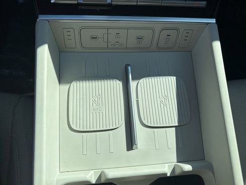 Used 2024 Hyundai Santa Fe Calligraphy image 9