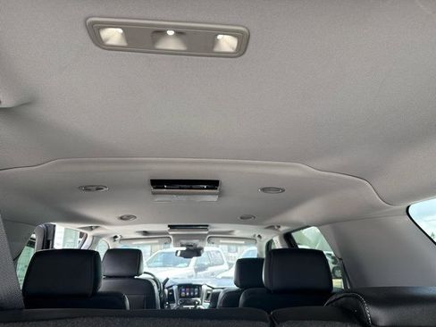 Used 2019 Chevrolet Suburban Premier RWD image 21