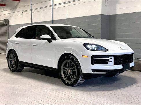 Certified 2025 Porsche Cayenne image 7
