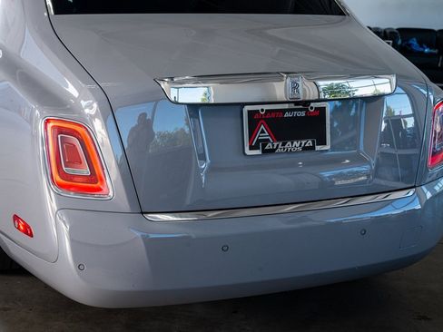 Used 2022 Rolls-Royce Phantom Sedan image 25