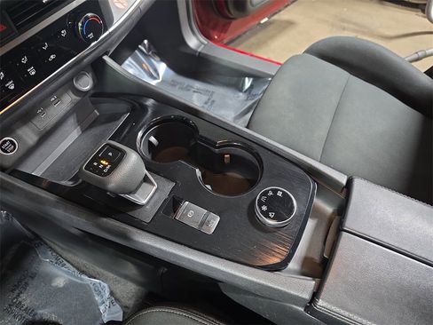 Used 2023 Nissan Rogue S image 23