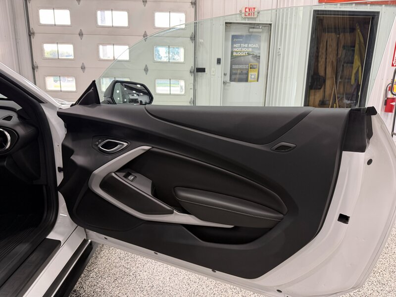 Used 2022 Chevrolet Camaro SS RWD image 27