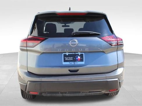 Used 2024 Nissan Rogue S image 7