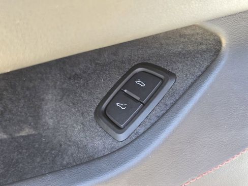 Used 2023 Chevrolet Corvette Stingray Coupe w/ 1LT image 32