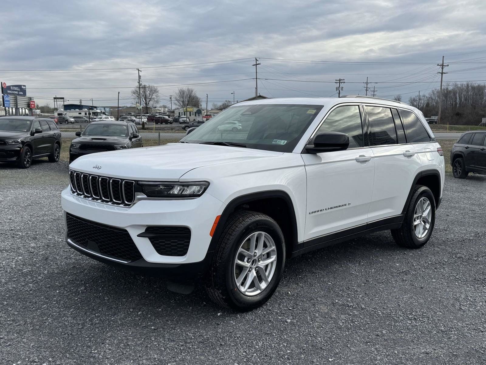 New 2026 Jeep Grand Cherokee Laredo X AWD/4WD image 22
