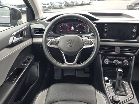 Used 2022 Volkswagen Taos SEL image 13