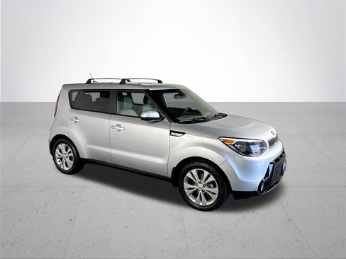 Used 2016 Kia Soul + FWD image 4