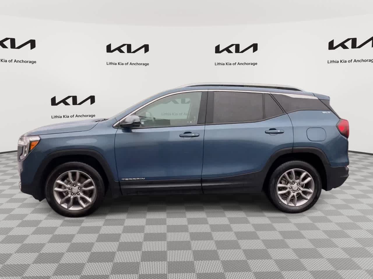 Used 2024 GMC Terrain SLT AWD/4WD image 6