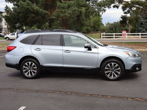 Used 2017 Subaru Outback 3.6R Limited AWD/4WD image 3